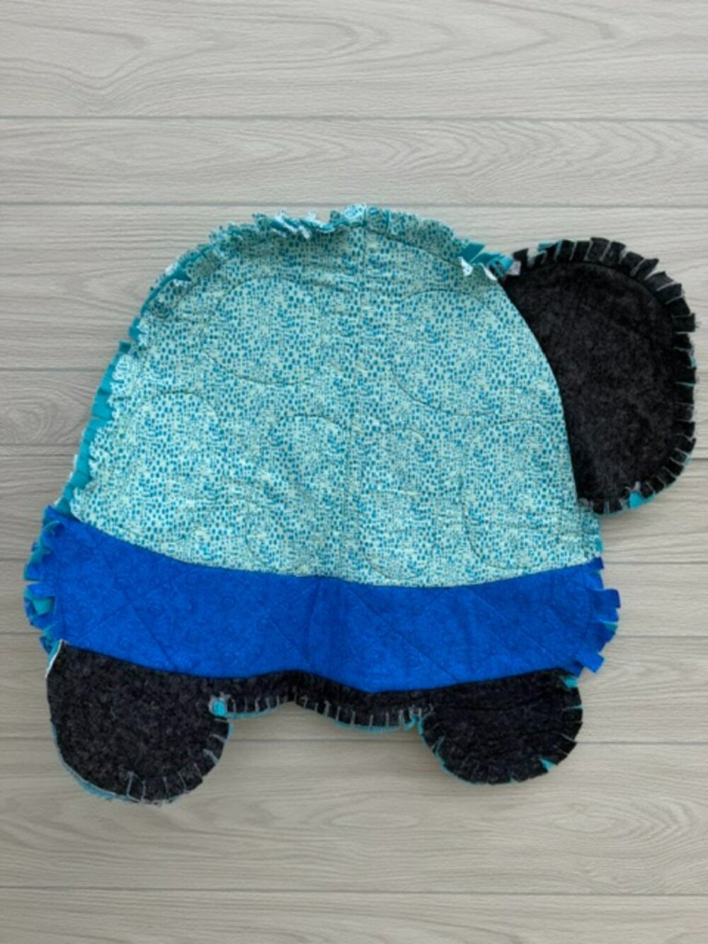 Homemade Small Blue & Black Turtle Rag Quilt - Picture 6 of 9